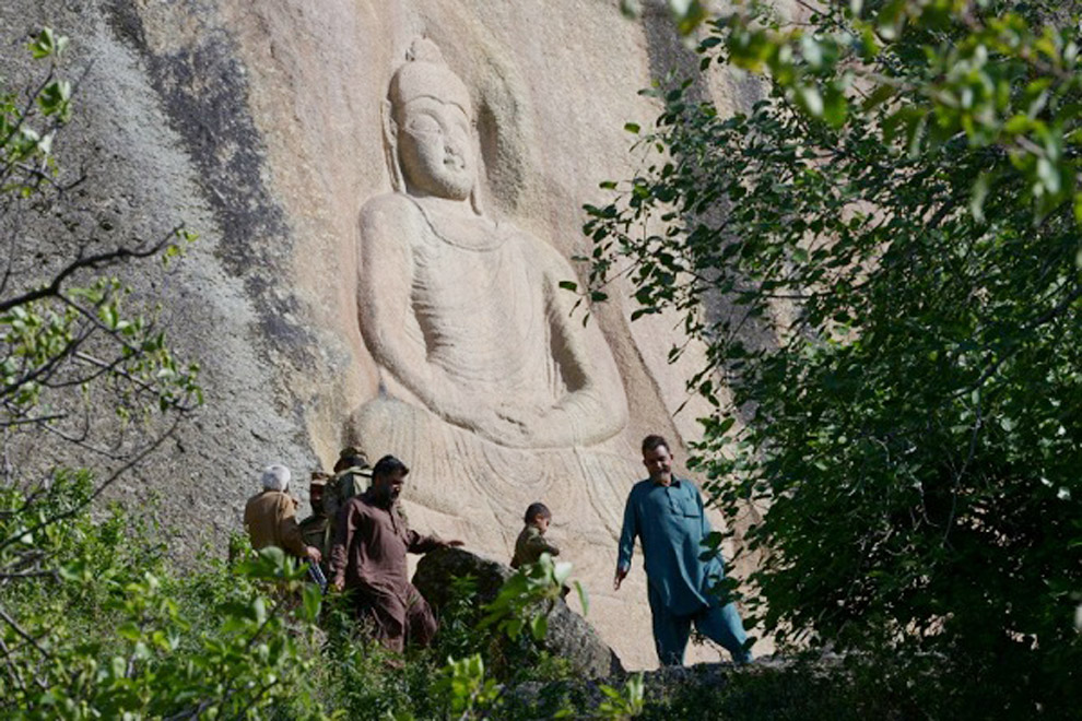 ទីក្រុងបាមិយ៉ាន នៅអាហ្វហ្គានីស្ថាន មាន​ជ្រលង​ភ្នំ​ខ្វែង​ខ្វាត់​ពោរពេញ​ដោយ​ចម្លាក់ និង​បដិមា​ពុទ្ធសាសនា។