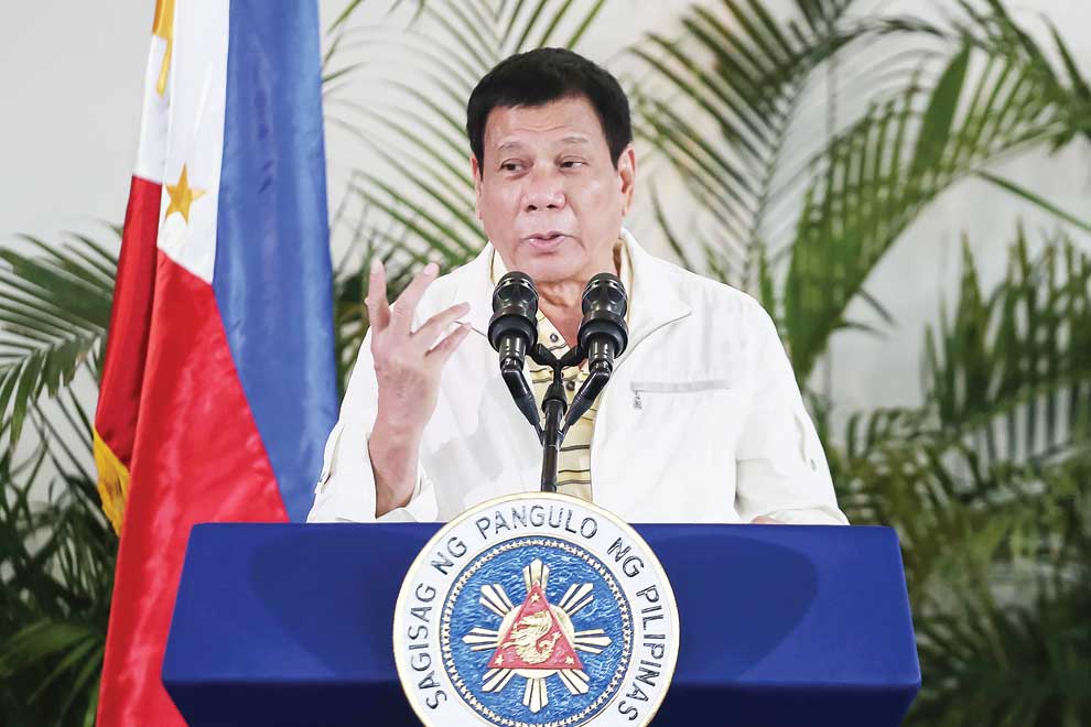 លោក Duterte ថ្លែងនៅឯព្រលានយន្ដហោះ ក្នុងដាវ៉ាវ។ Afp