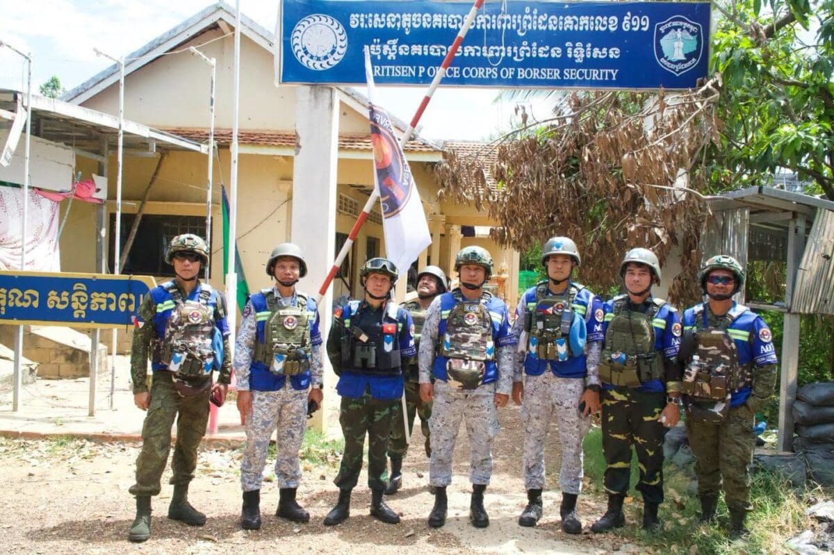 ក្រុម AOT ចុះទៅភូមិព្រៃចាន់ ឃុំអូរបីជាន់ ស្រុកអូរជ្រៅ បន្ទាយមានជ័យ ថ្ងៃទី២៣ មិថុនា ២០២៦។ ក្រសួងការពារជាតិ
